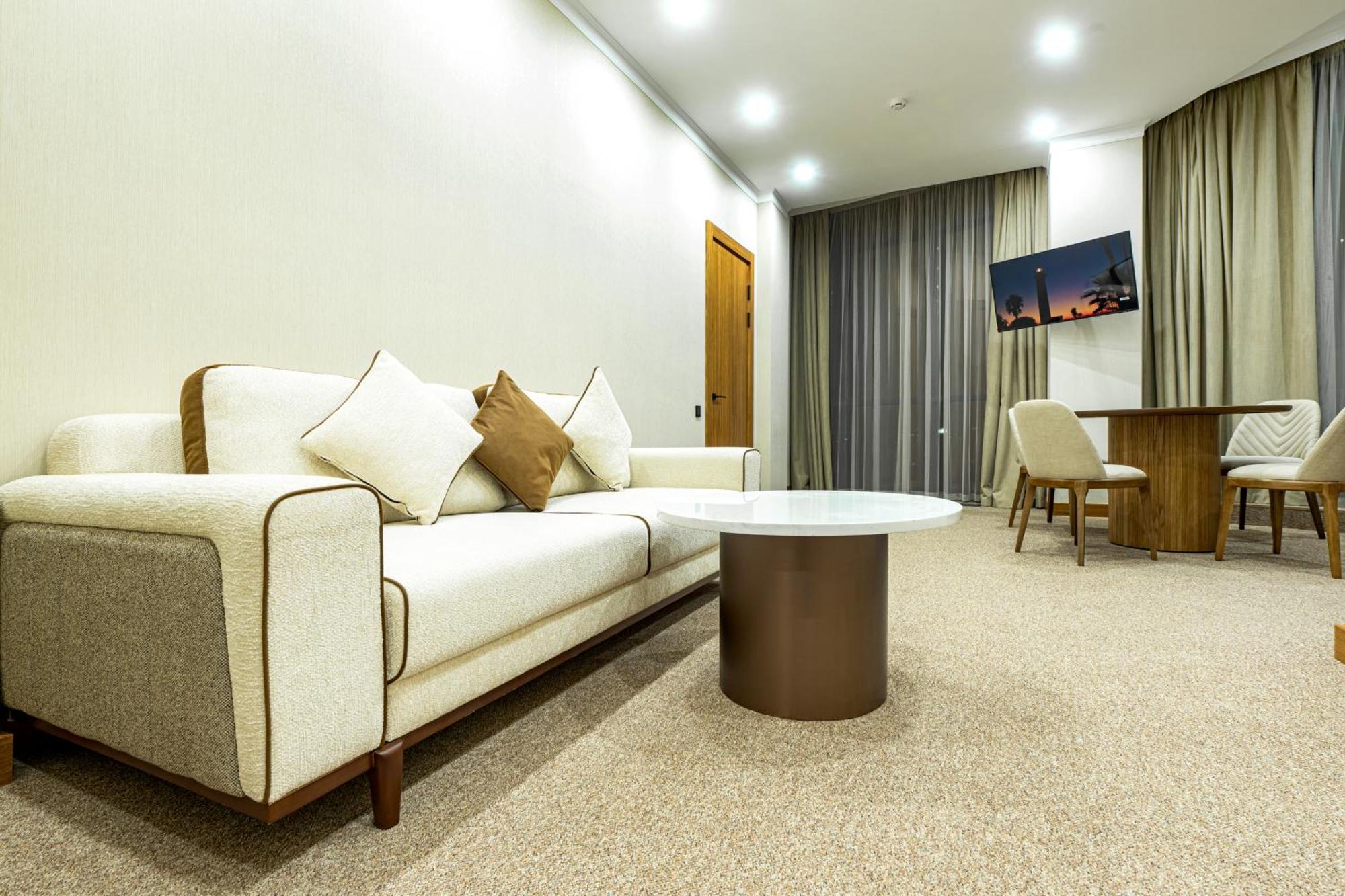 Mardan Hotel Shymkent Ngoại thất bức ảnh